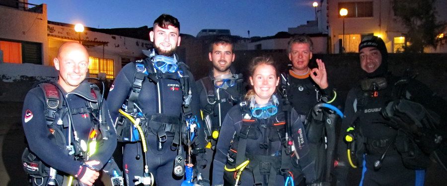 divers for night diving canary islands